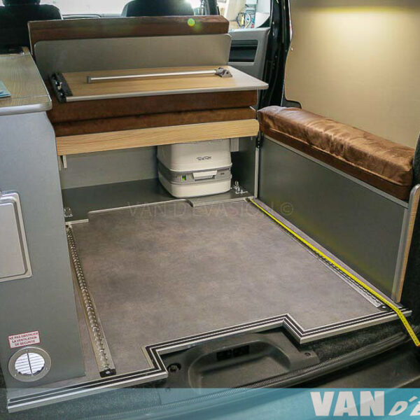 Van aménagé Peugeot Expert standard 2024 - 145 CH bva - Premium Tramontane 2 places 15 Amenagement fourgon vandevasion modele tramontane toyota proace 13
