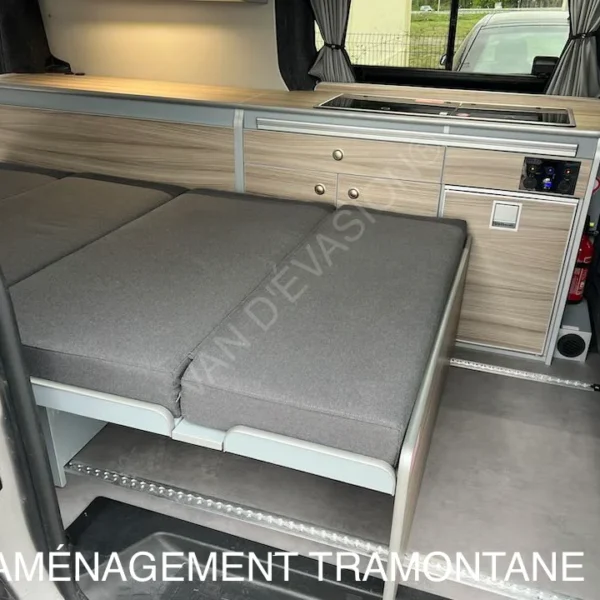 Van aménagé Peugeot Expert standard 2024 - 145 CH bva - Premium Tramontane 2 places 11 amenagement tramontane van devasion2