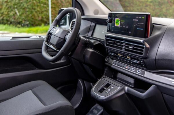 tableau de bord peugeot expert 2024